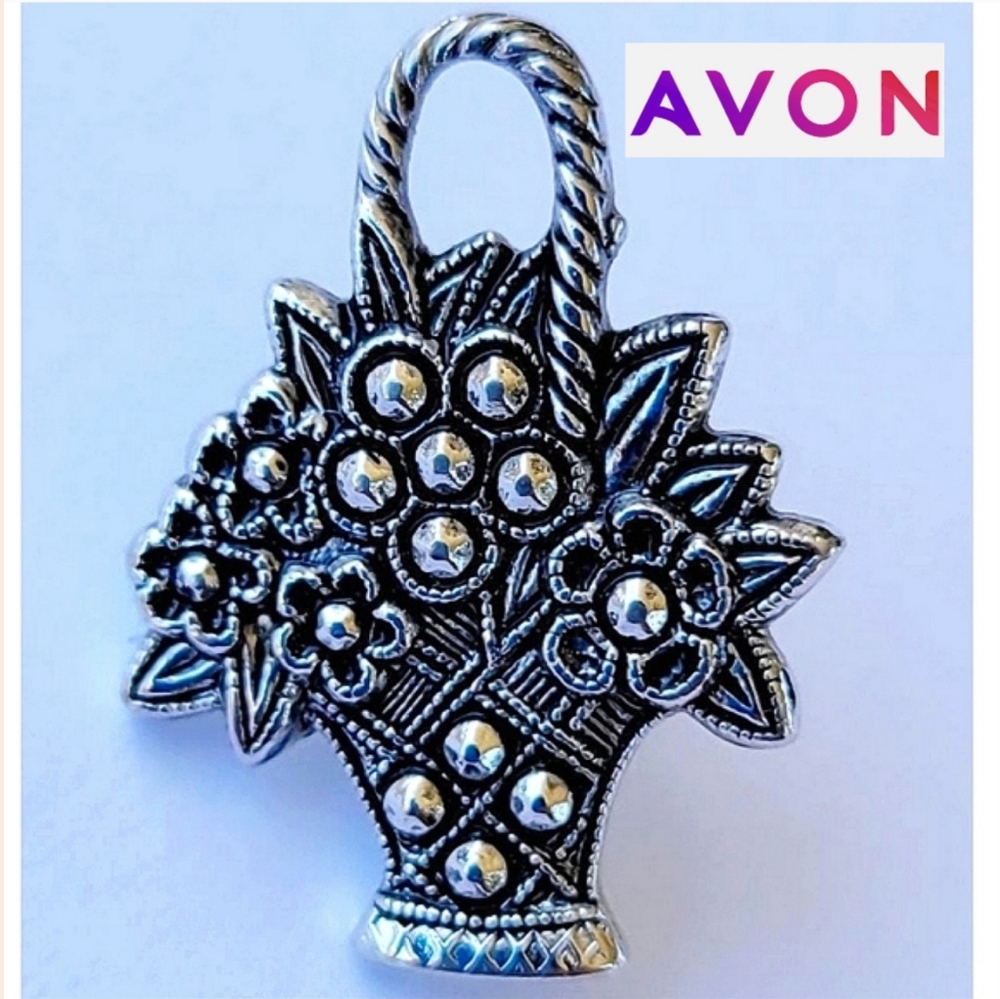 Vintage Metal AVON Flower Basket Brooch Lapel Pin Silver Tone with AVON Box